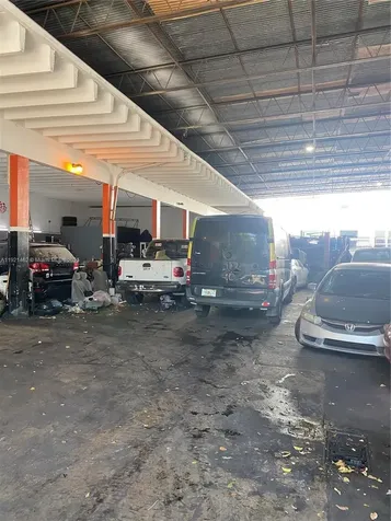 2300 NW 17th Street Miami FL 33142