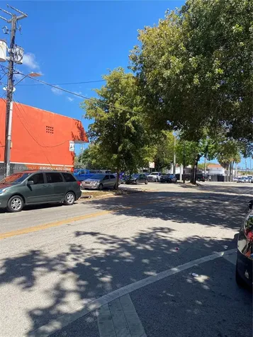 2300 NW 17th Street Miami FL 33142