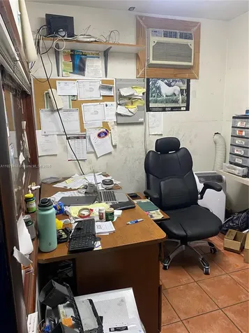2300 NW 17th Street Miami FL 33142