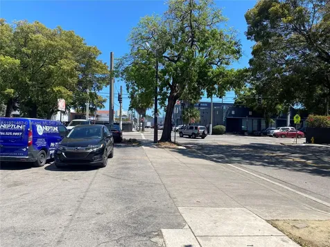 2300 NW 17th Street Miami FL 33142