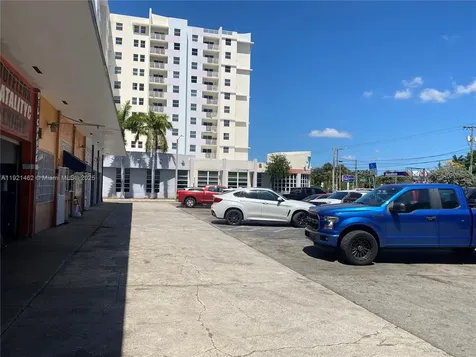 2300 NW 17th Street Miami FL 33142