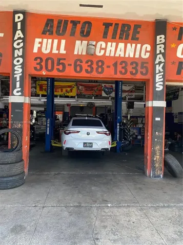 2300 NW 17th Street Miami FL 33142