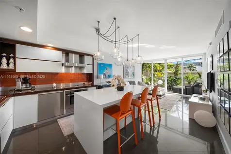 2155 Washington Court Miami Beach FL 33139