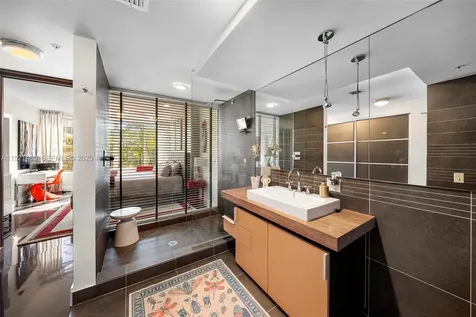 2155 Washington Court Miami Beach FL 33139