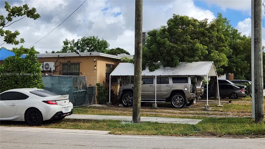 2895 SW 23rd Terrace Miami FL 33145