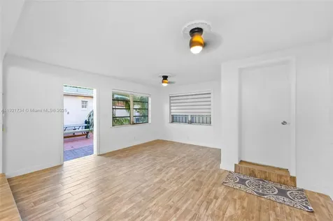 23 SW 8th Street Hallandale Beach FL 33009