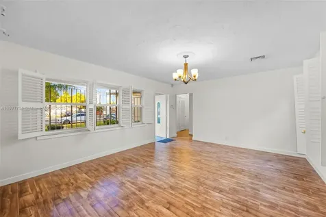 23 SW 8th Street Hallandale Beach FL 33009