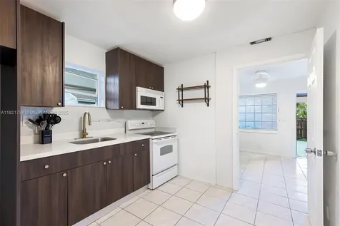23 SW 8th Street Hallandale Beach FL 33009