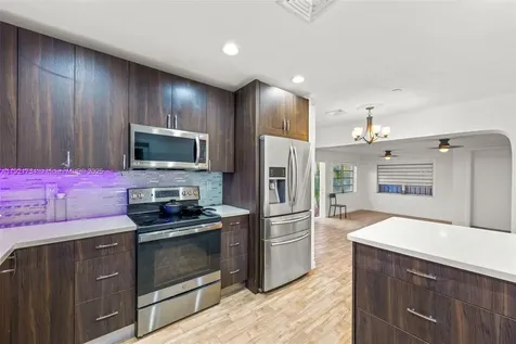 23 SW 8th Street Hallandale Beach FL 33009
