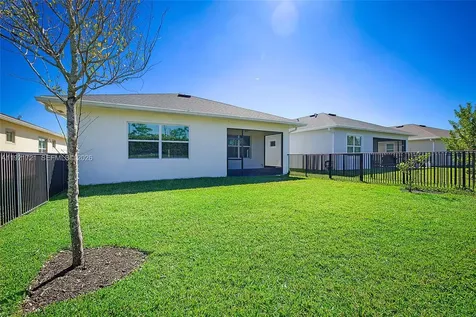 400 SE Mulberry Way Port Saint Lucie FL 34984