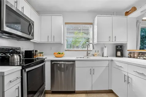 21320 SW 92nd Avenue Cutler Bay FL 33189