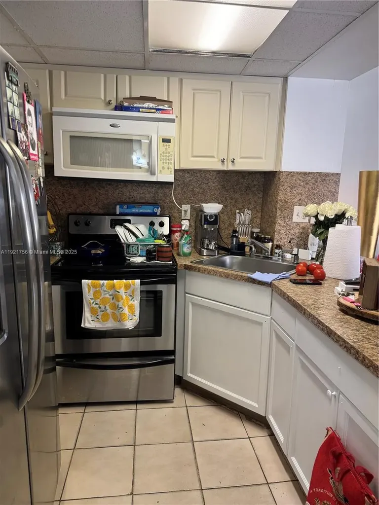 2158 W 60th Street Hialeah FL 33016