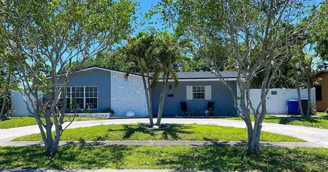 4420 NW 30th Court Lauderdale Lakes FL 33313