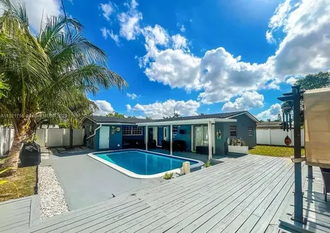 4420 NW 30th Court Lauderdale Lakes FL 33313