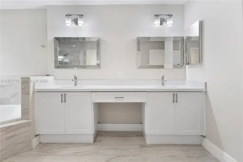 7257 NW 113th Place Doral FL 33178