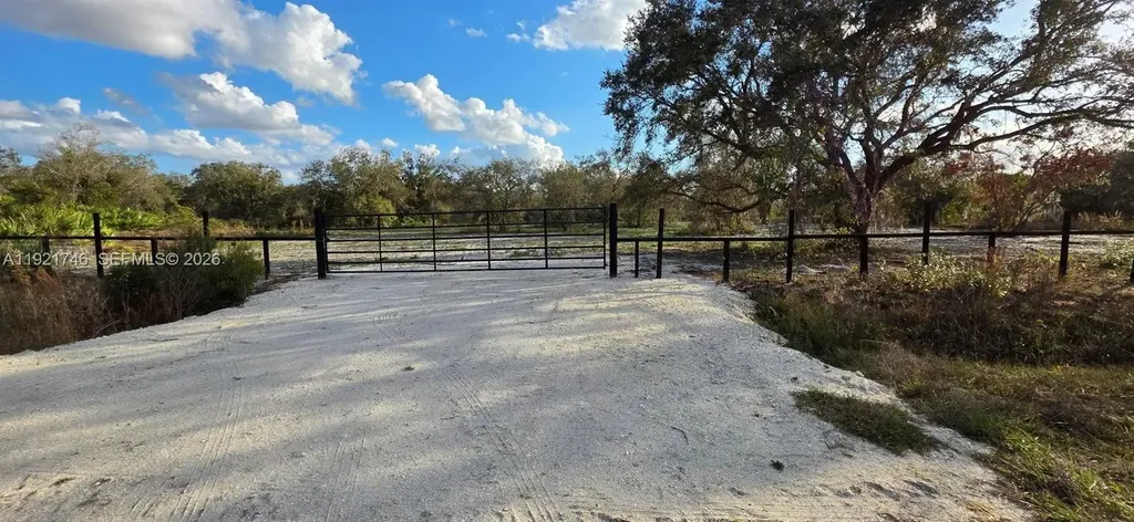 18678 NW 284 Street Okeechobee FL 34972