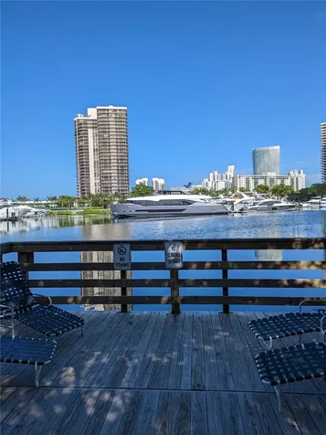 19901 E Country Club Drive Aventura FL 33180
