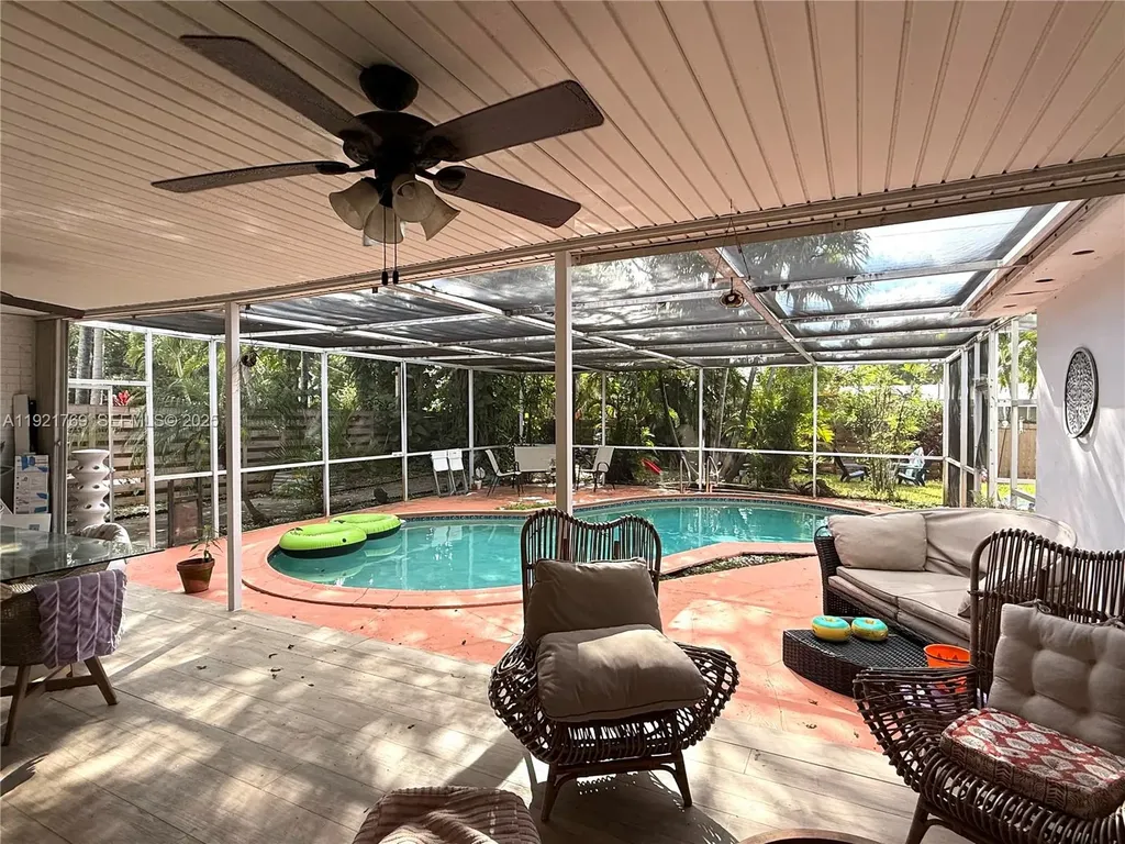 5424 Van Buren Street Hollywood FL 33021