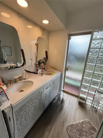 5424 Van Buren Street Hollywood FL 33021