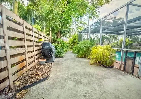 5424 Van Buren Street Hollywood FL 33021