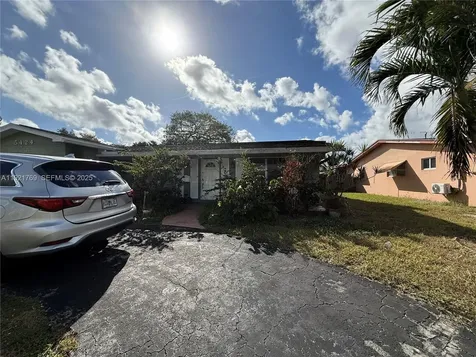 5424 Van Buren Street Hollywood FL 33021