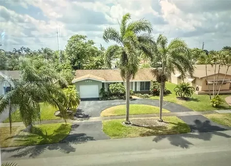 5424 Van Buren Street Hollywood FL 33021