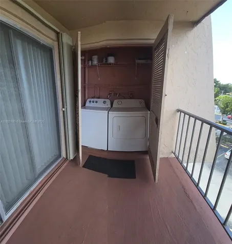 13707 Kendale Lakes Circle Miami FL 33183