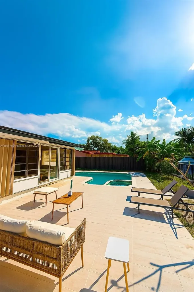 2443 Tortugas Lane Fort Lauderdale FL 33312