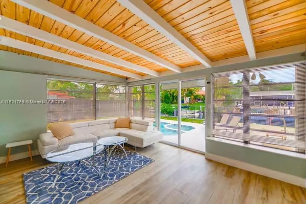 2443 Tortugas Lane Fort Lauderdale FL 33312