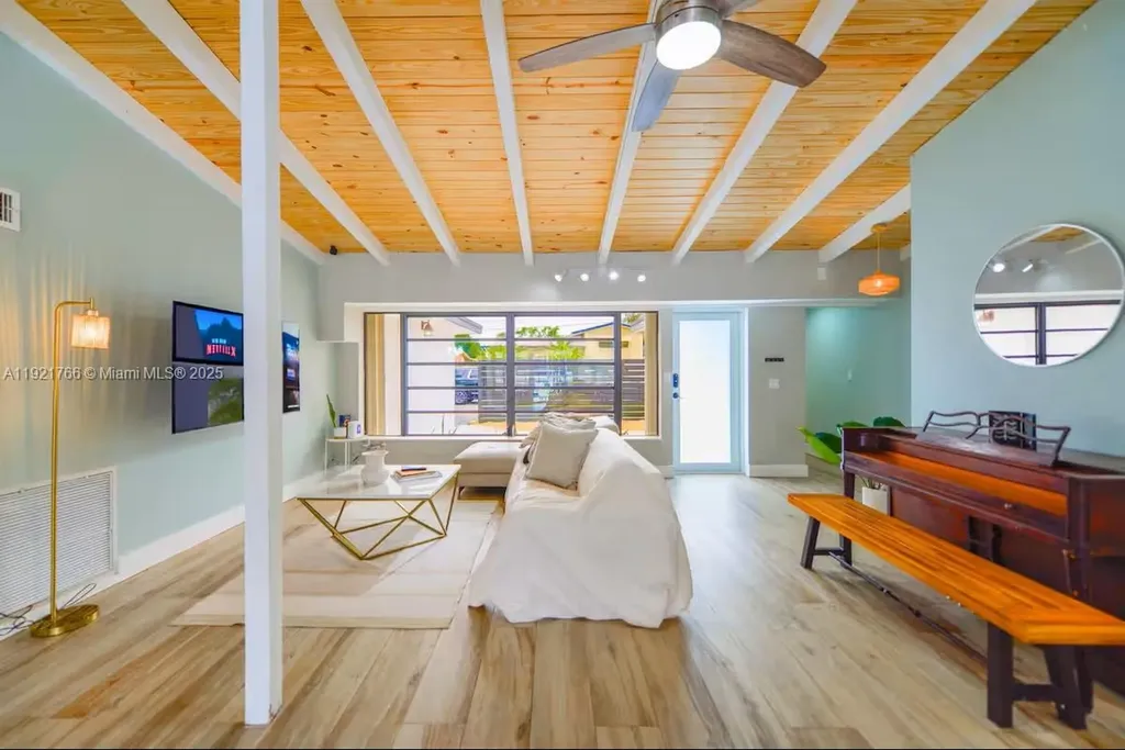 2443 Tortugas Lane Fort Lauderdale FL 33312