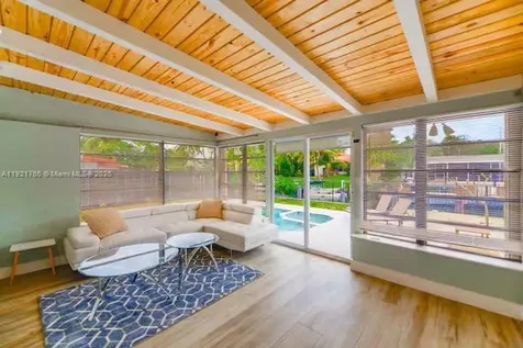 2443 Tortugas Lane Fort Lauderdale FL 33312