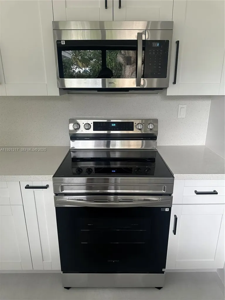 810 Wyoming Avenue Fort Lauderdale FL 33312