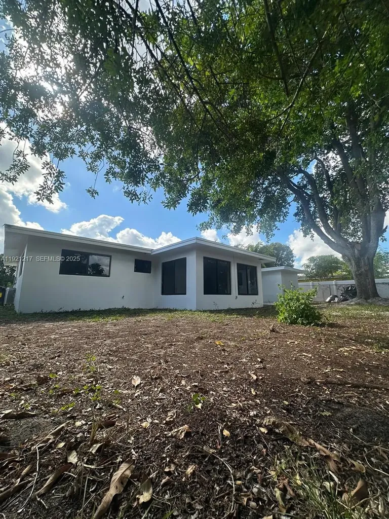 810 Wyoming Avenue Fort Lauderdale FL 33312