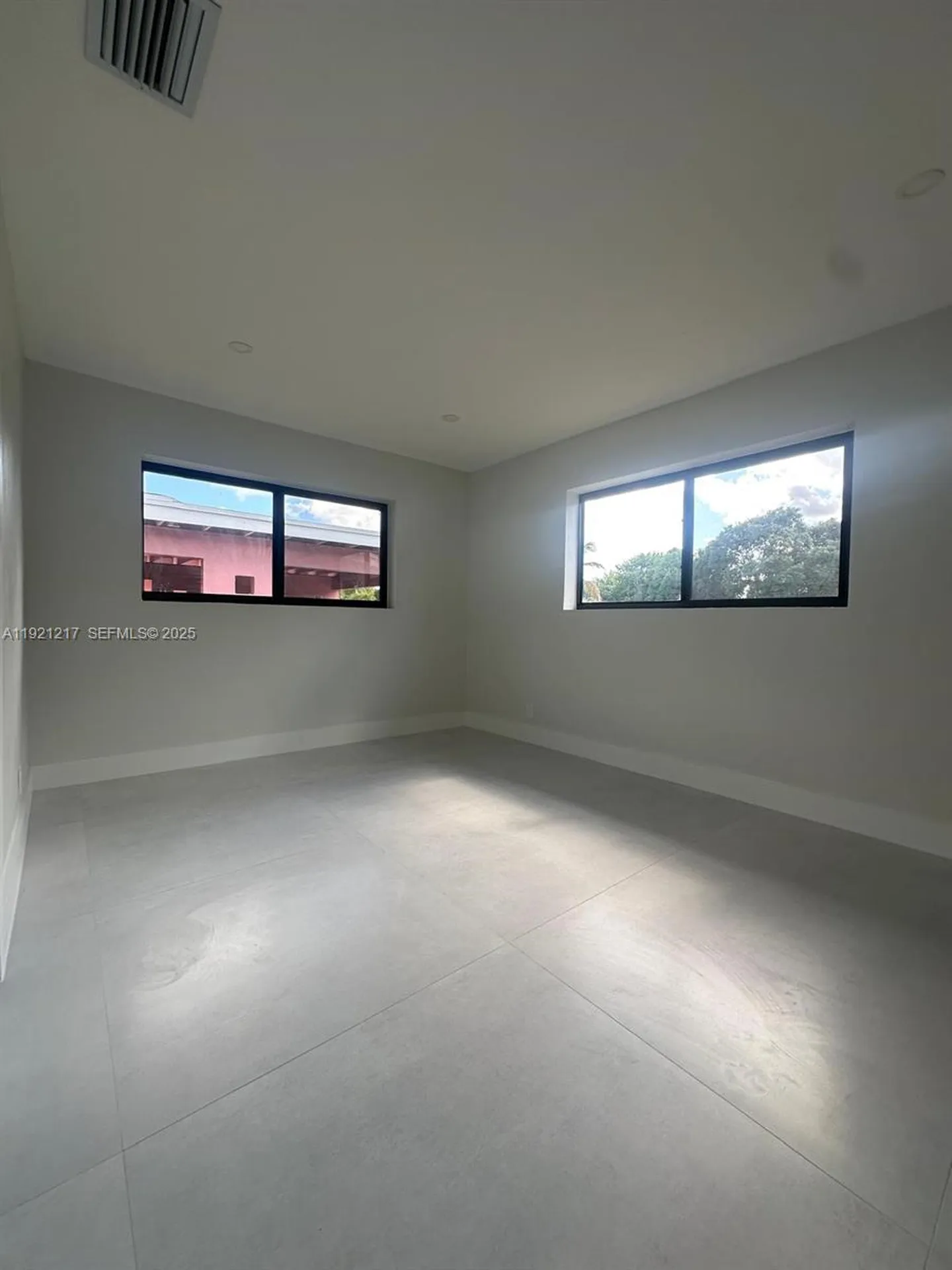 810 Wyoming Avenue Fort Lauderdale FL 33312