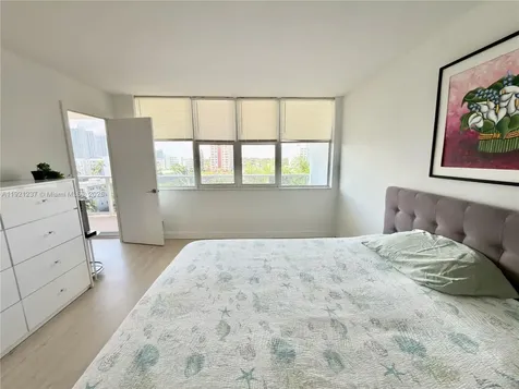 3140 S Ocean Drive Hallandale Beach FL 33009