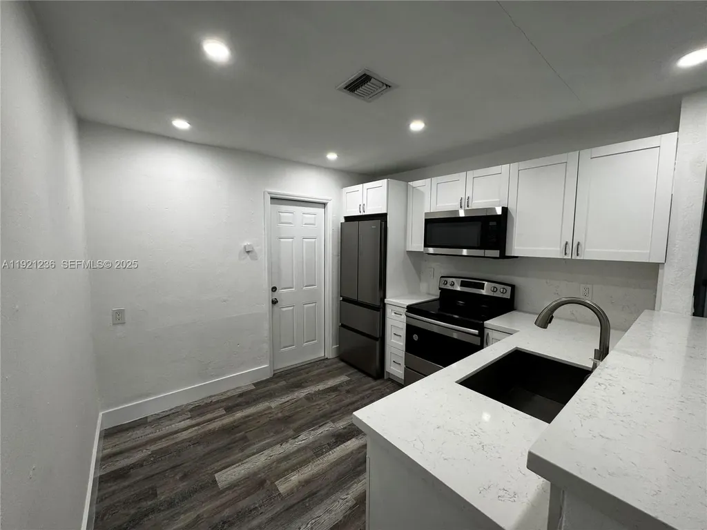 2034 Taylor Street Hollywood FL 33020
