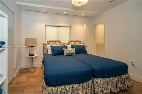 45 SW 28th Road Miami FL 33129