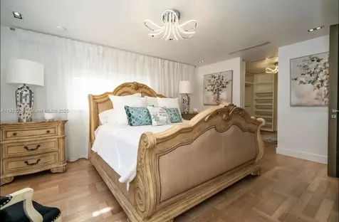 45 SW 28th Road Miami FL 33129