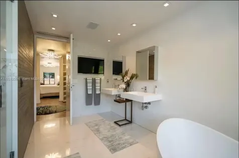 45 SW 28th Road Miami FL 33129