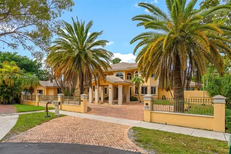 7225 Gleneagle Drive Miami Lakes FL 33014