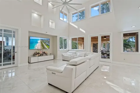 7225 Gleneagle Drive Miami Lakes FL 33014