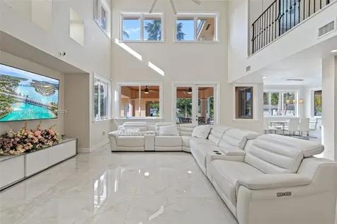 7225 Gleneagle Drive Miami Lakes FL 33014