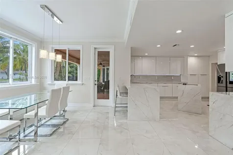 7225 Gleneagle Drive Miami Lakes FL 33014