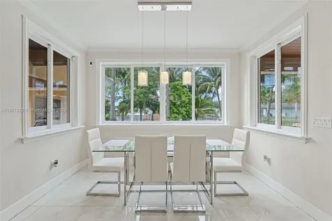 7225 Gleneagle Drive Miami Lakes FL 33014