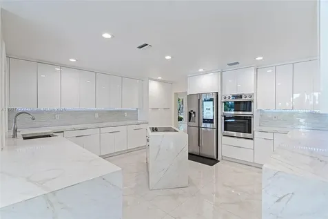 7225 Gleneagle Drive Miami Lakes FL 33014