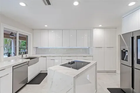 7225 Gleneagle Drive Miami Lakes FL 33014