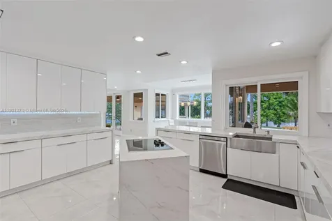 7225 Gleneagle Drive Miami Lakes FL 33014