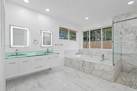 7225 Gleneagle Drive Miami Lakes FL 33014