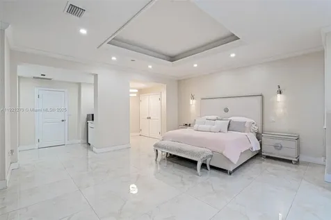 7225 Gleneagle Drive Miami Lakes FL 33014
