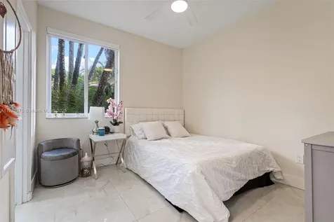 7225 Gleneagle Drive Miami Lakes FL 33014